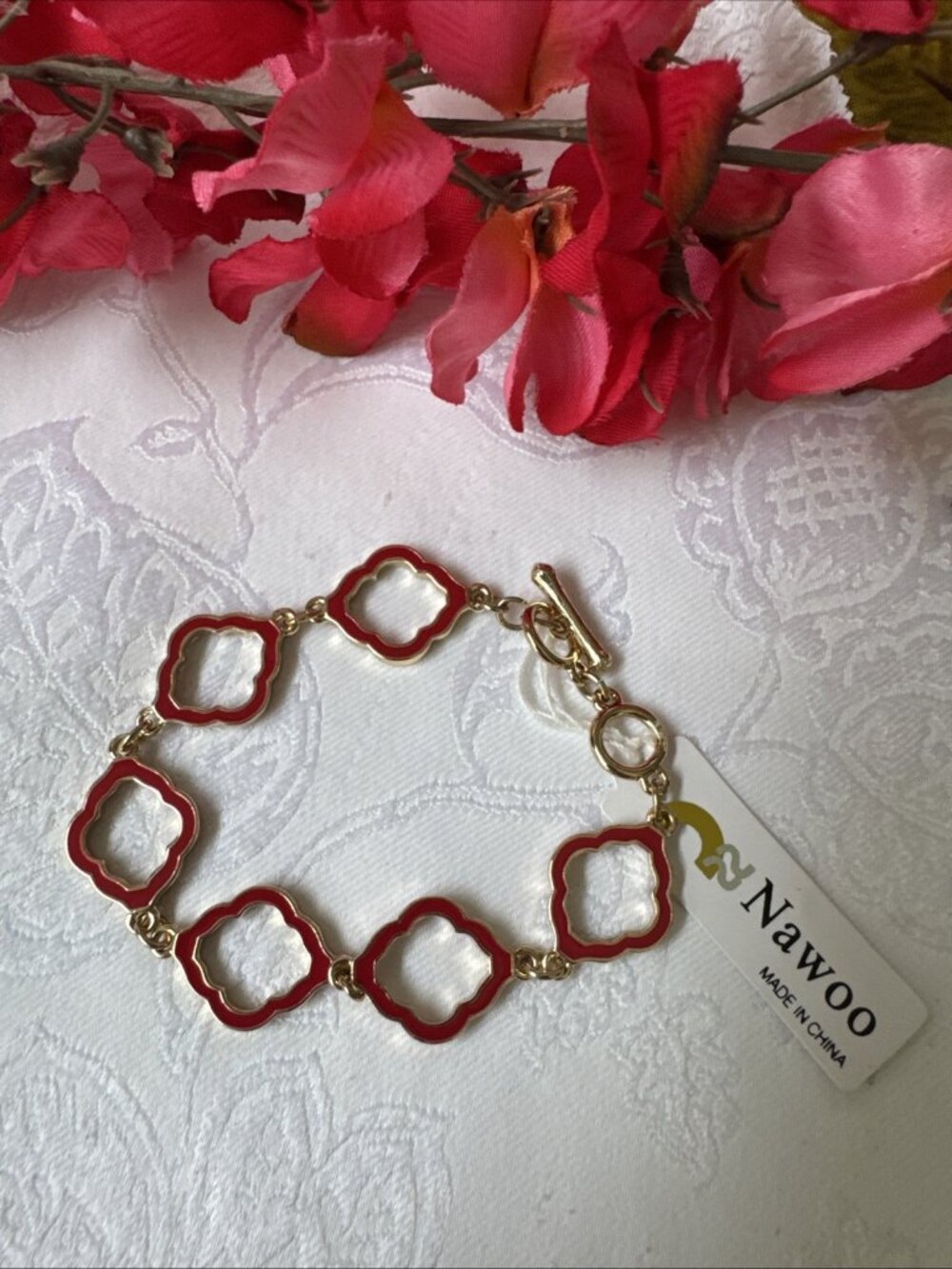 Red Enamel Goldtone Clover Charm Dainty Goldtone Link Bracelet NEW